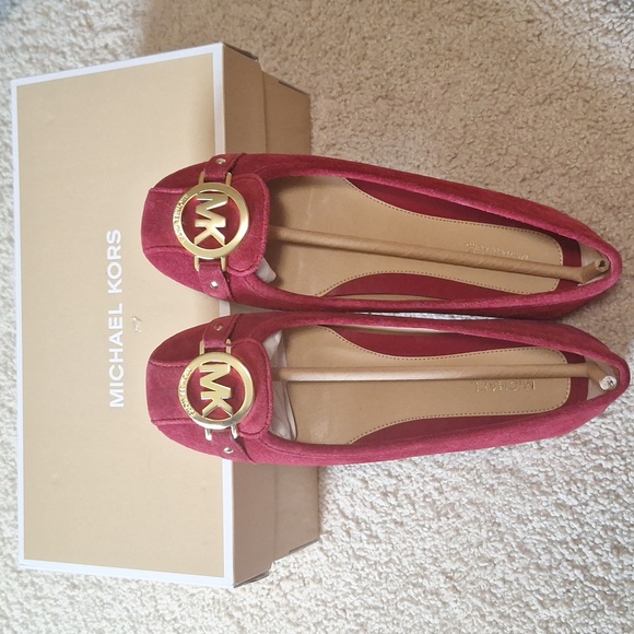 MICHAEL KORS red flats - Picture 3 of 4